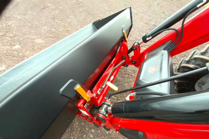 2018 Massey Ferguson 5713SL MFWD photo 30