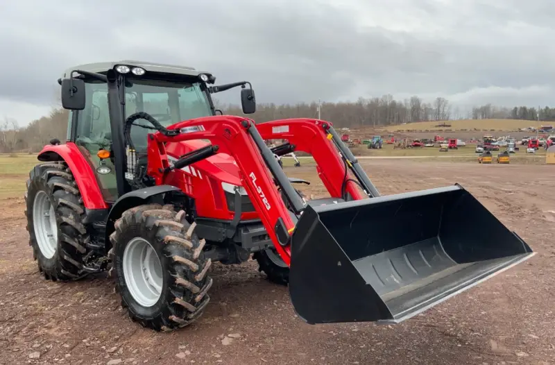 2018 Massey Ferguson 5713SL MFWD photo 3