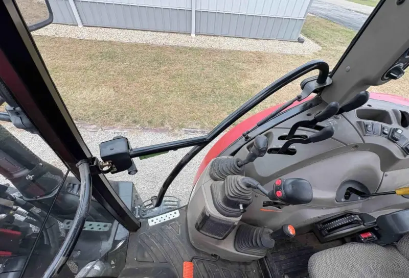 2021 Case IH Farmall 140A MFWD photo 44