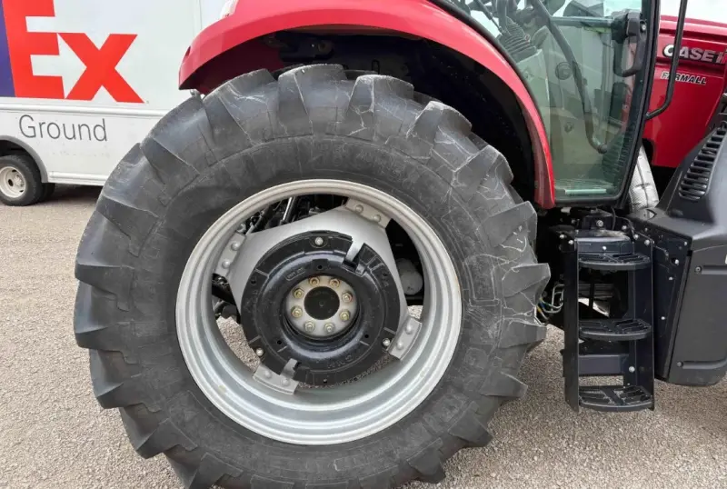 2021 Case IH Farmall 140A MFWD photo 31