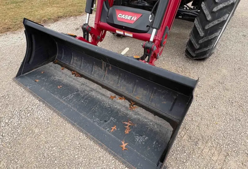 2021 Case IH Farmall 140A MFWD photo 18