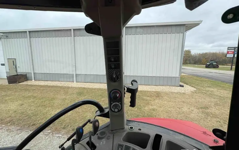 2021 Case IH Farmall 140A MFWD photo 42
