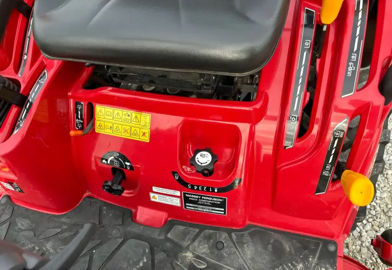 2021 Massey Ferguson GC1723 photo 55