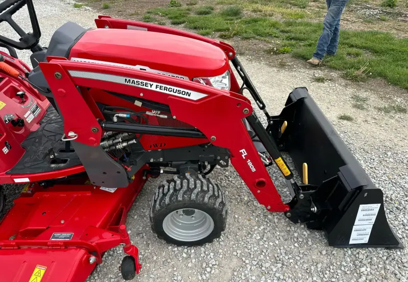 2021 Massey Ferguson GC1723 photo 23