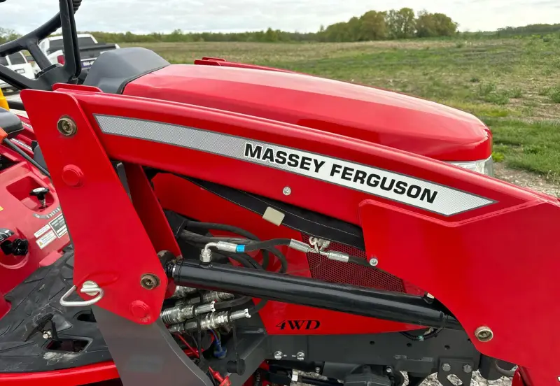 2021 Massey Ferguson GC1723 photo 25