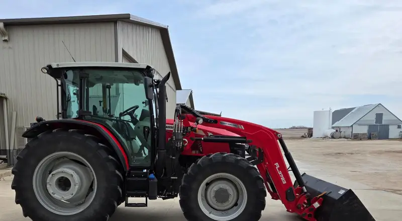 2022 Massey Ferguson 6713 MFWD Tractor W/FL3723 Loader photo 4