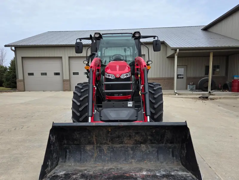 2022 Massey Ferguson 6713 MFWD Tractor W/FL3723 Loader photo 2