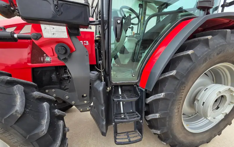 2022 Massey Ferguson 6713 MFWD Tractor W/FL3723 Loader photo 9