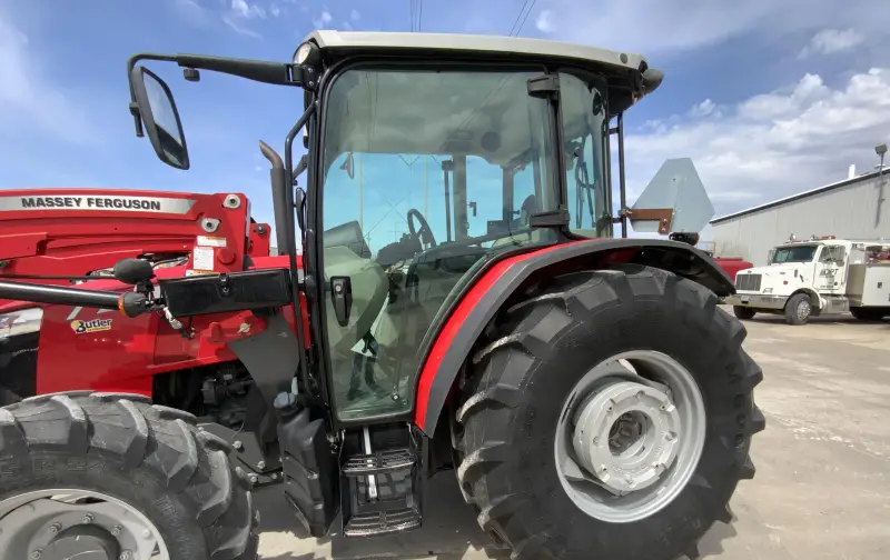 2017 Massey Ferguson 4710 MFWD Tractor W/Loader | Agriculture photo 30