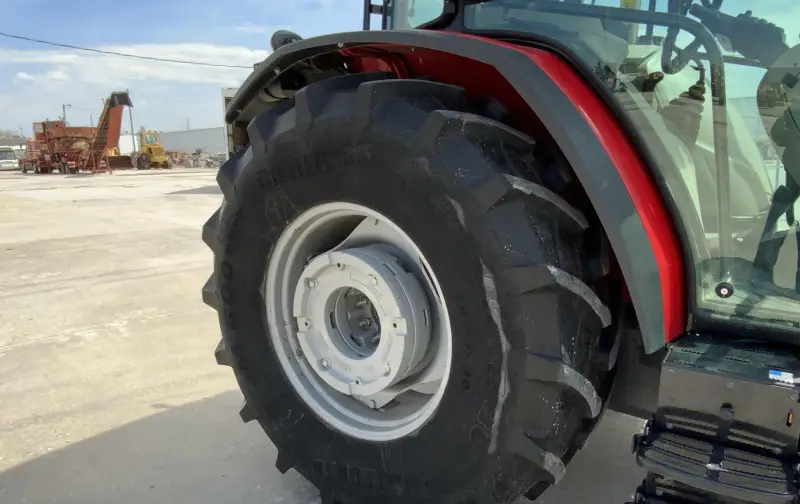 2017 Massey Ferguson 4710 MFWD Tractor W/Loader | Agriculture photo 53