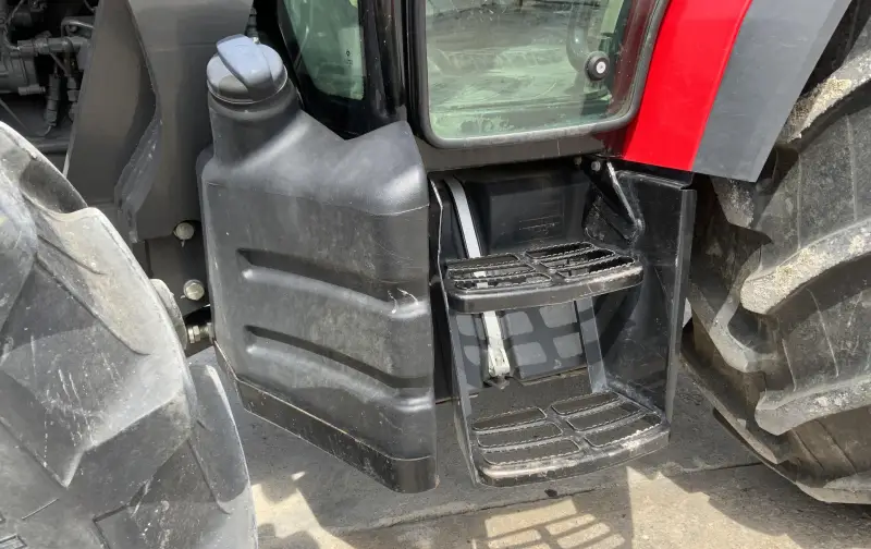 2017 Massey Ferguson 4710 MFWD Tractor W/Loader | Agriculture photo 31