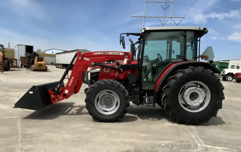 2017 Massey Ferguson 4710 MFWD Tractor W/Loader | Agriculture photo 8