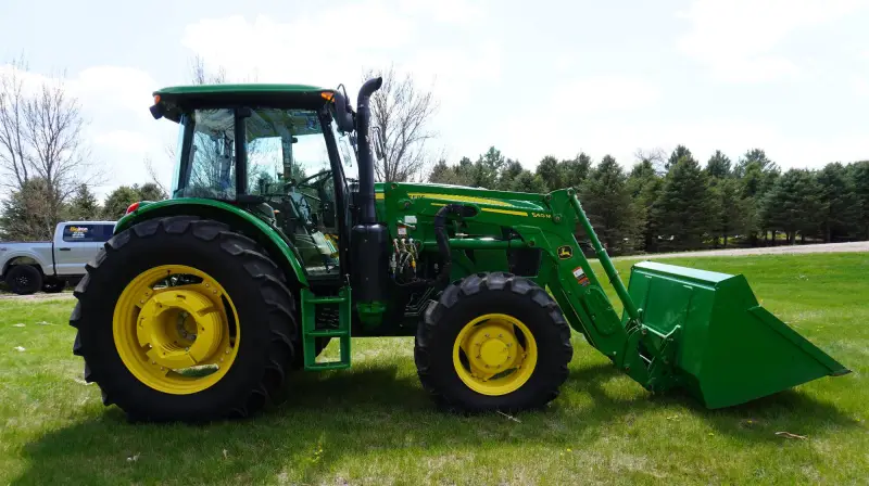 2018 John Deere 6105E MFWD Tractor W/540M Loader | Agriculture photo 4