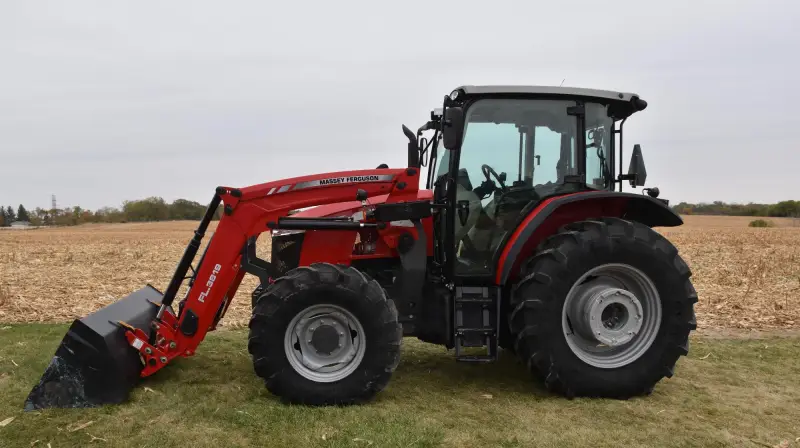 2022 Massey Ferguson 5711 Dyna-4 MFWD Tractor W/Loader | Agriculture photo 8