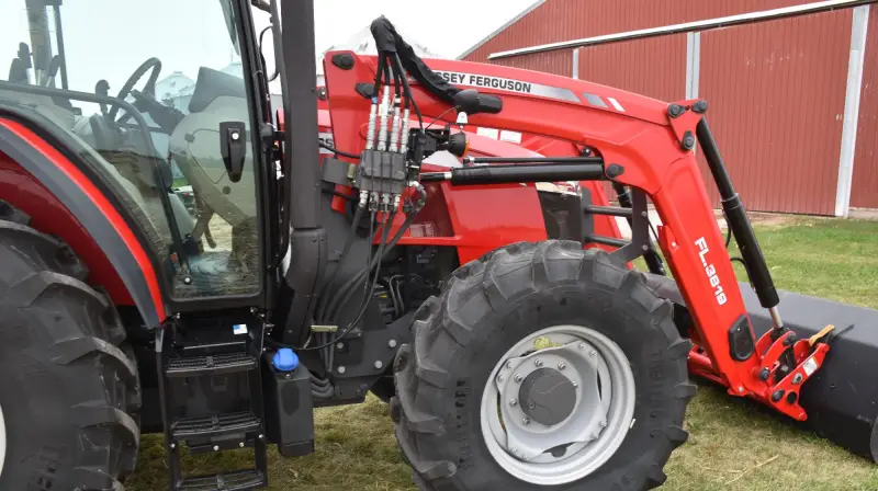 2022 Massey Ferguson 5711 Dyna-4 MFWD Tractor W/Loader | Agriculture photo 24