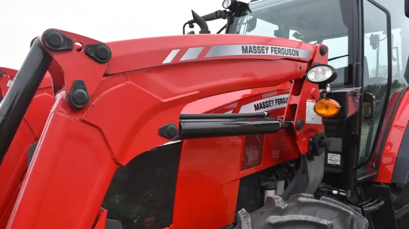 2022 Massey Ferguson 5711 Dyna-4 MFWD Tractor W/Loader | Agriculture photo 18