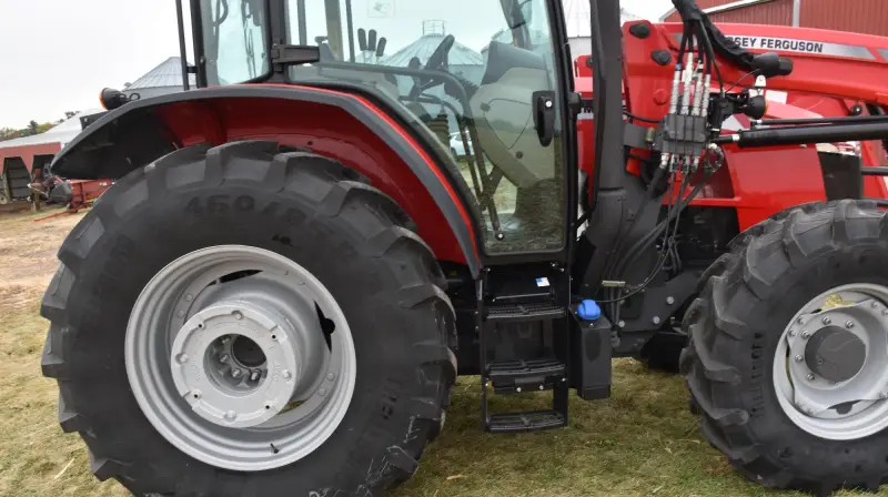 2022 Massey Ferguson 5711 Dyna-4 MFWD Tractor W/Loader | Agriculture photo 23