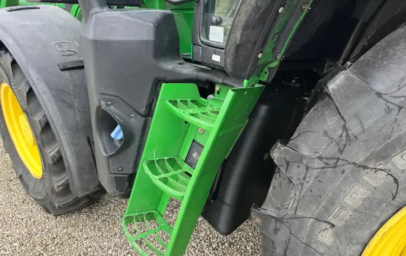 2015 John Deere 6130M MFWD Tractor W/Grapple Loader photo 15