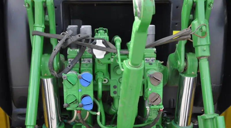 2013 John Deere 6125R MFWD Tractor | Agriculture photo 40