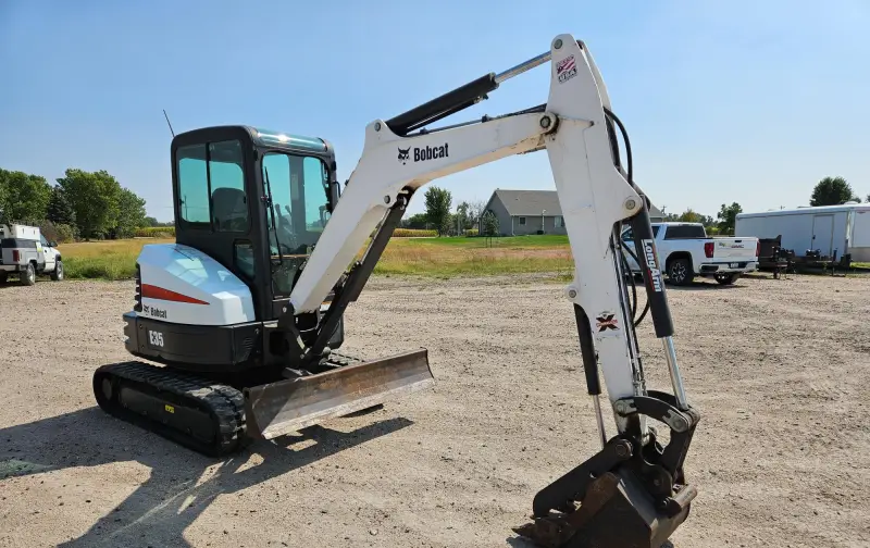 2016 Bobcat E35 Long Arm Mini Excavator | Construction photo 3
