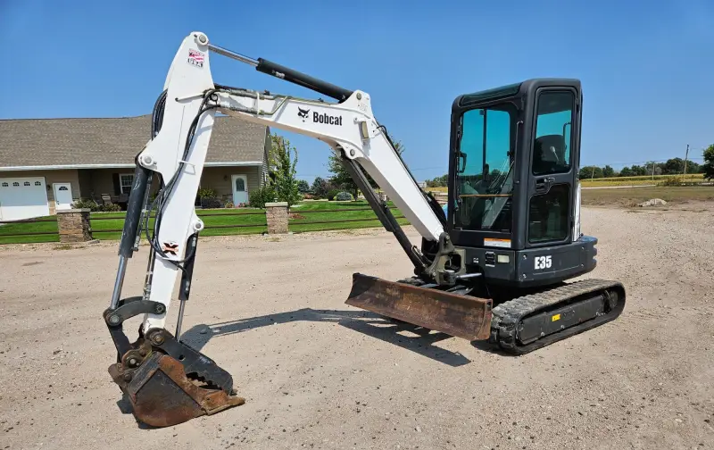 2016 Bobcat E35 Long Arm Mini Excavator | Construction photo 1