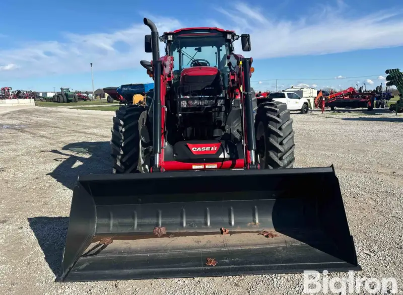 2022 Case IH Farmall 140A MFWD photo 8