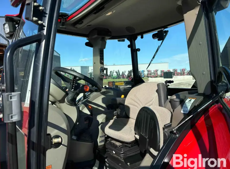 2022 Case IH Farmall 140A MFWD photo 33