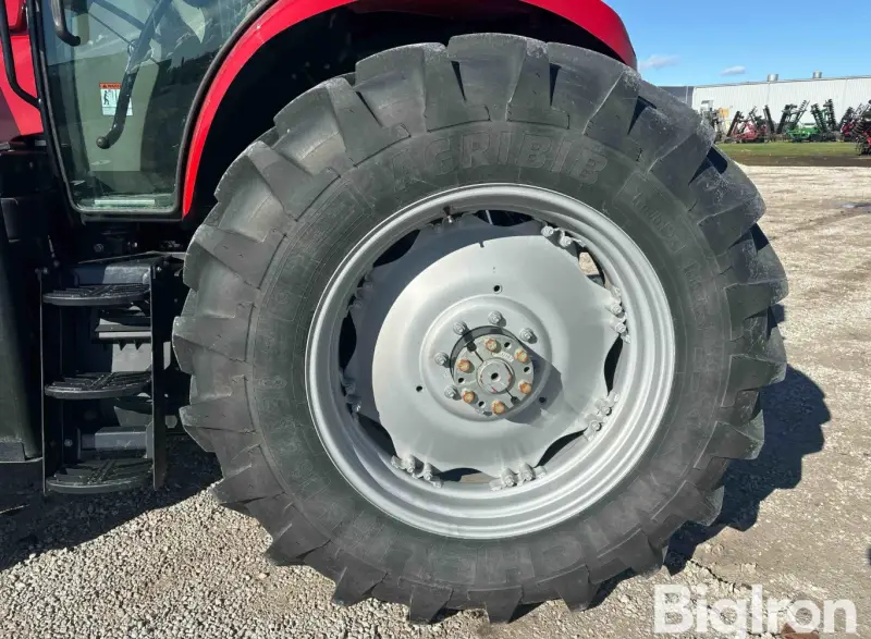 2022 Case IH Farmall 140A MFWD photo 25
