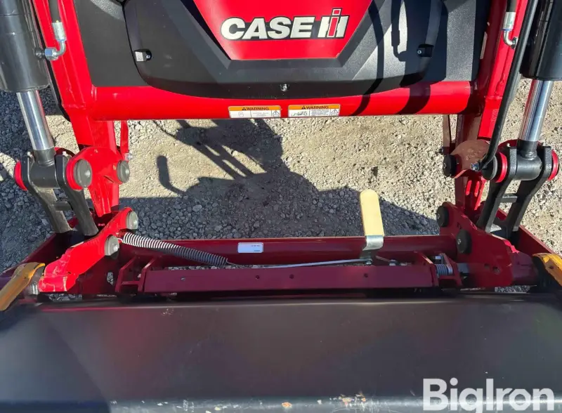 2022 Case IH Farmall 140A MFWD photo 19
