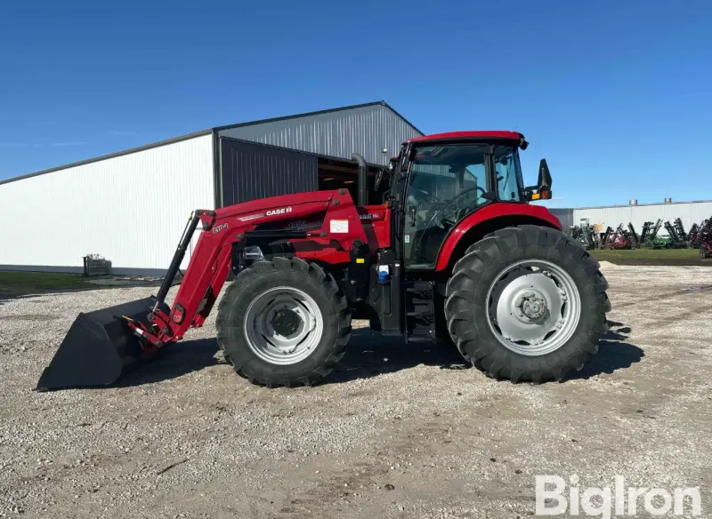2022 Case IH Farmall 140A MFWD photo 2