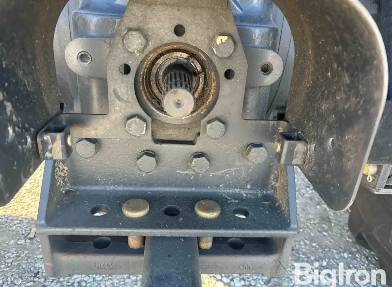 2022 Case IH Farmall 140A MFWD photo 10