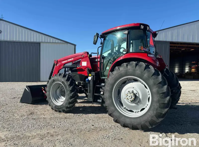 2022 Case IH Farmall 140A MFWD photo 3