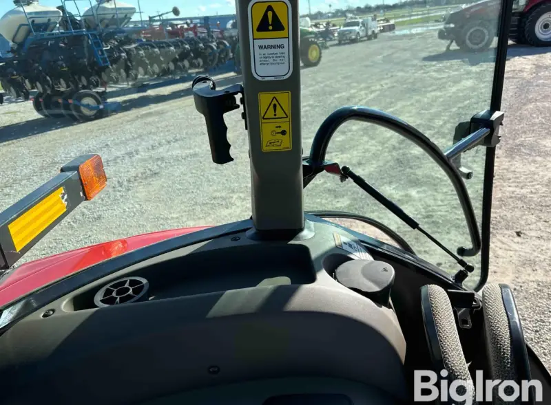 2022 Case IH Farmall 140A MFWD photo 37