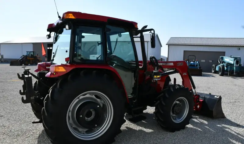 2009 Case IH Farmall 105U MFWD photo 5