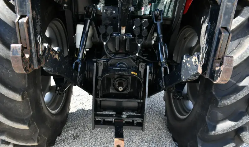 2009 Case IH Farmall 105U MFWD photo 28