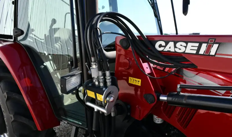 2009 Case IH Farmall 105U MFWD photo 33