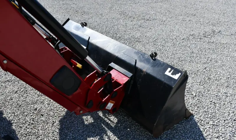 2009 Case IH Farmall 105U MFWD photo 34
