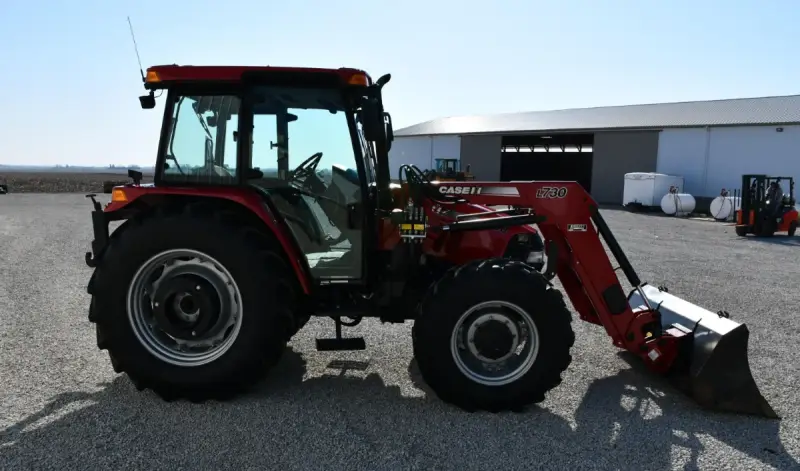 2009 Case IH Farmall 105U MFWD photo 4