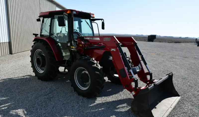 2009 Case IH Farmall 105U MFWD photo 3