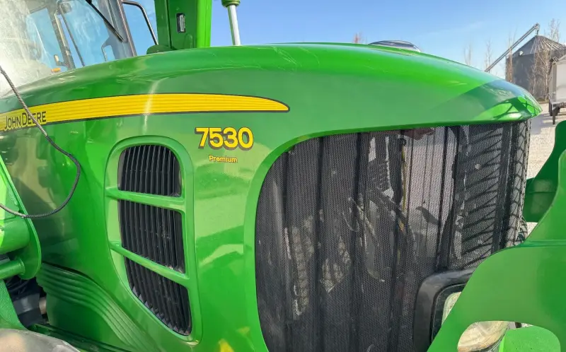 2010 John Deere 7530 Premium MFWD photo 40