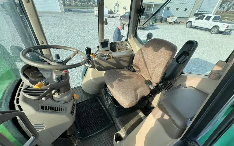 2010 John Deere 7530 Premium MFWD photo 13