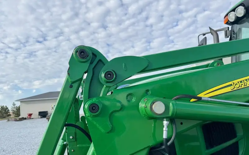 2010 John Deere 7530 Premium MFWD photo 11