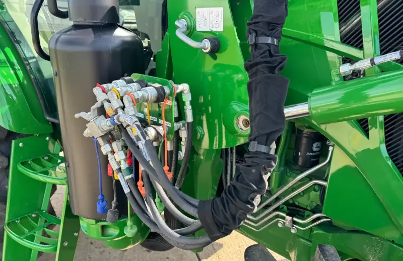 2022 John Deere 6105E MFWD photo 19