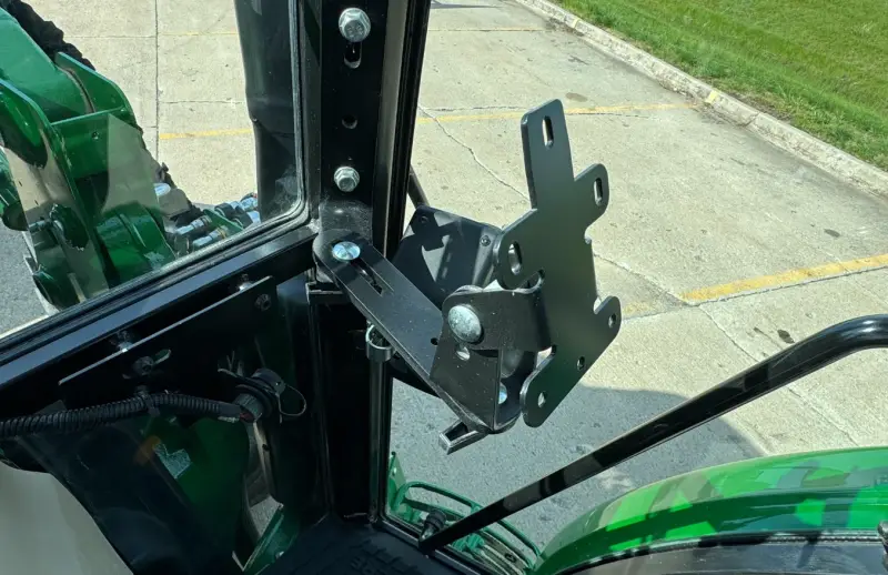 2022 John Deere 6105E MFWD photo 47