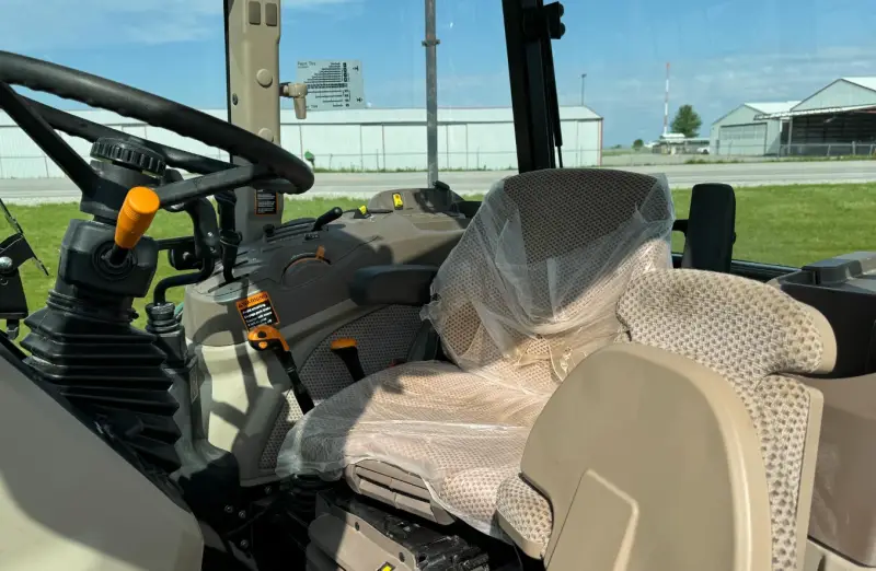 2022 John Deere 6105E MFWD photo 38
