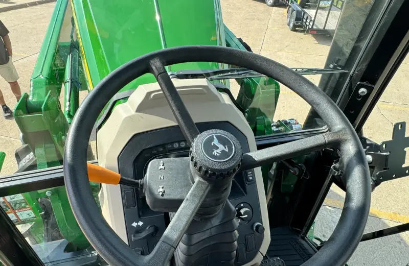 2022 John Deere 6105E MFWD photo 45