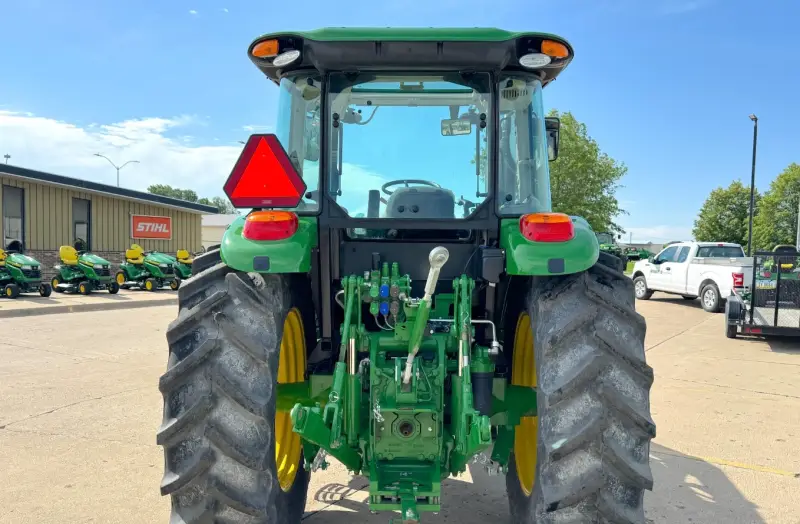 2022 John Deere 6105E MFWD photo 5