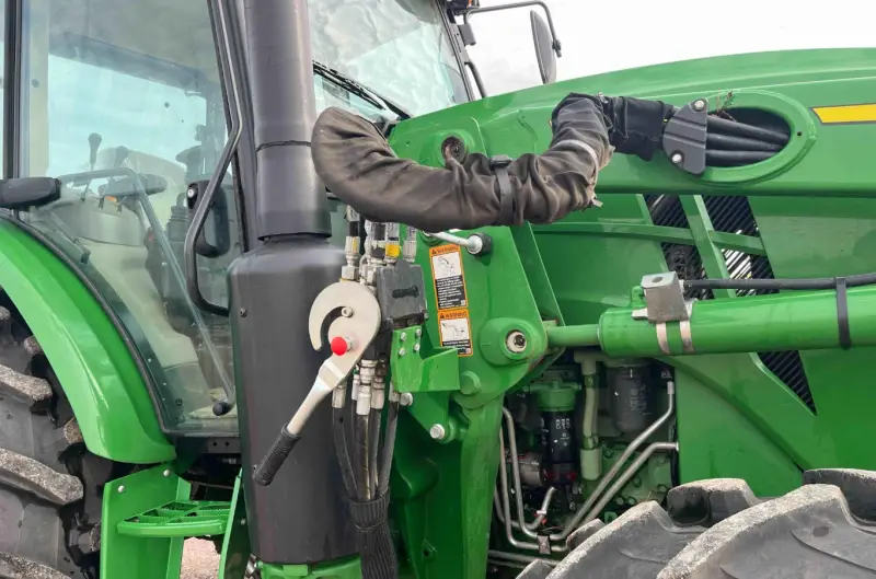 2021 John Deere 6120E MFWD photo 32