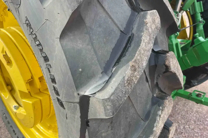2021 John Deere 6120E MFWD photo 41
