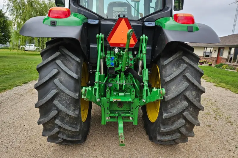 2017 John Deere 6130M MFWD photo 25